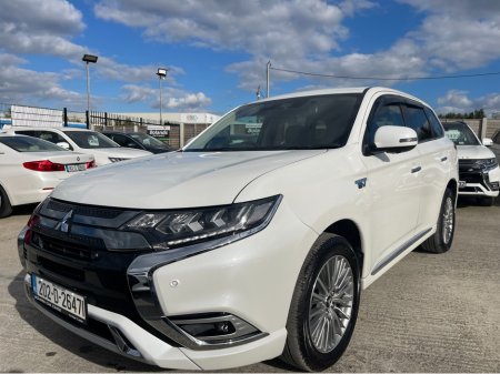 2020 Mitsubishi Outlander (Very Low Km's) HYBRID 2.4 PHEV AUTOMATIC 5DR MODEL  www.bolandscarcentre.ie €24,900