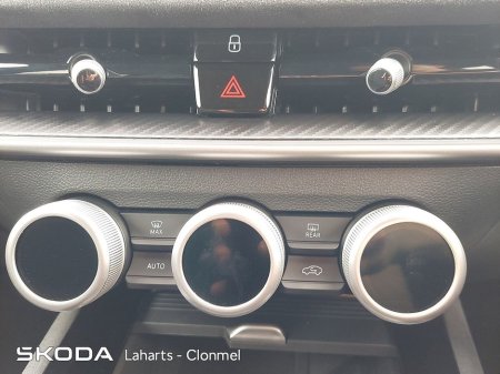 2025 Skoda Superb COMBI SPORT 2.0TDI 150HP DSG €55,950 thumbnail