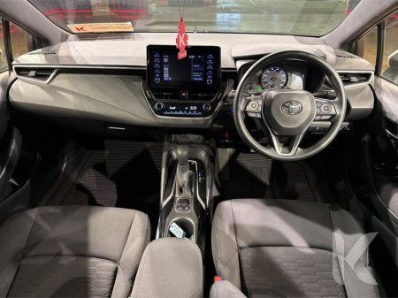 2020 Toyota Corolla 1.8 HYBRID - MULTI FUNCTION STEERING WHEEL - CRUISE CONTROL - LANE KEEP ASSIST - HEATING / AC CONTROLS - REVERSE CAMERA - ELECTRIC WINDOWS €20,950 thumbnail