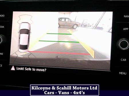 2018 Volkswagen Passat HIGHLINE 1.6 TDI MANUAL 6SPEED FWD 120HP 4DR €17,950 thumbnail