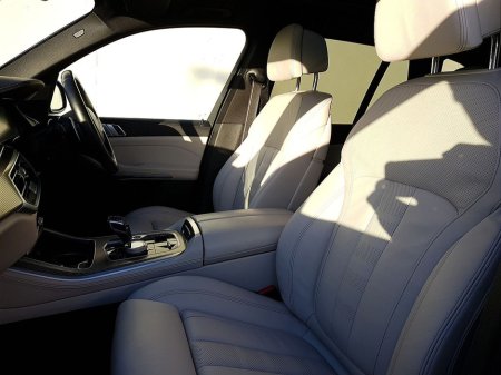 2022 BMW X5 xDrive30d M Sport €89,995 thumbnail
