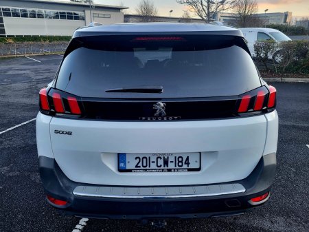 2020 Peugeot 5008  €26,999
