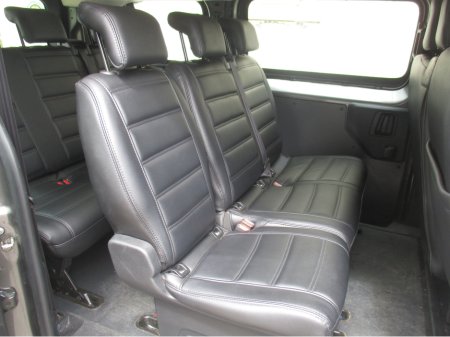 2022 Peugeot Expert E COMBI  50KW 9 SEATER €26,500 thumbnail