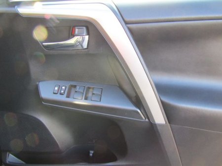 2016 Toyota Rav4 RAV4 2.0d-4d Luna 4DR €15,950 thumbnail