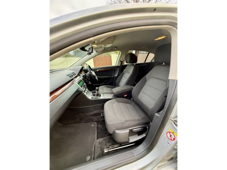 2014 Volkswagen Passat CL 1.6 TDI MANUAL 6SPEED FWD BLUEMOTION 105HP 4DR €4,850 thumbnail