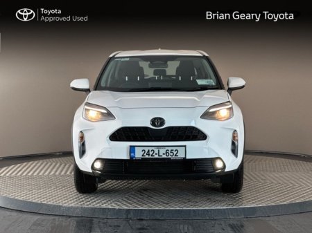 2024 Toyota Yaris Cross HYBRID LUNA €28,950 thumbnail