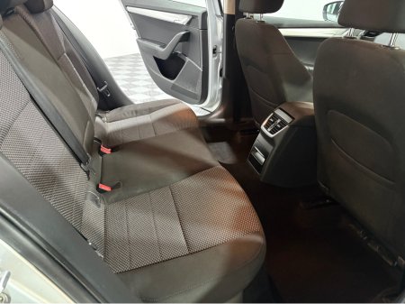 2016 Skoda Octavia 1.6 TDI 11 110HP 4DR COMBI AMBITION €9,950 thumbnail