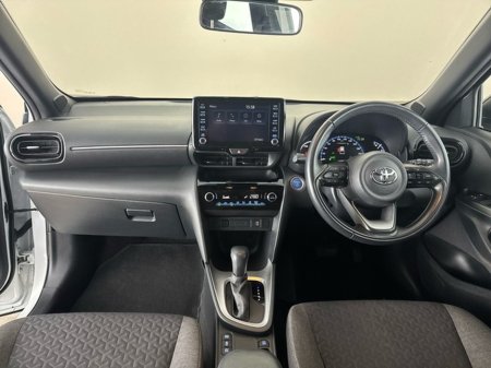 2023 Toyota Yaris Cross LUNA SPORT €27,950 thumbnail