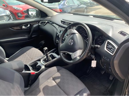 2015 Nissan Qashqai 1.5 DCI ACENTA SMART V VISION 110PS 5DR €11,500 thumbnail