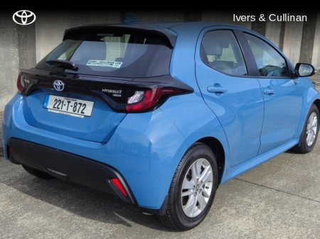 2022 Toyota Yaris HYBRID LUNA 4DR AUTO €21,800