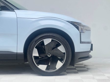 2024 Volvo EX30 PLUS PERFORMANCE AWD 69KWH 422HP €34,990 thumbnail