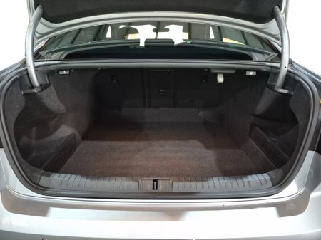 2022 Volkswagen Passat BUSINESS 2.0 TDI MANUAL 6SPEED FWD 150 4DR €27,000 thumbnail