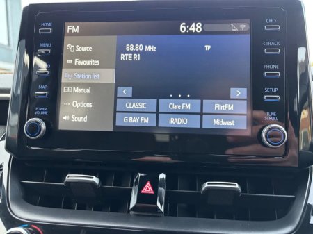 2022 Toyota Corolla 1.8 Hybrid Luna Saloon €20,750 thumbnail