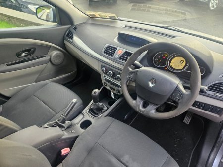2011 Renault Fluence 1.5 DCI 86 ROYALE 4DR €2,800 thumbnail