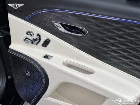 2023 Bentley Flying Spur AZURE €209,950 thumbnail