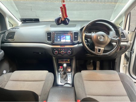 2014 Volkswagen Sharan DBA-7NCTH 5DR AUTO 7S €10,995 thumbnail