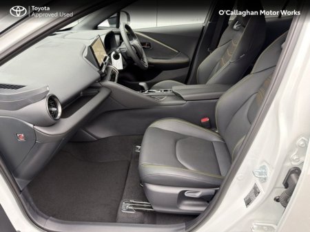 2025 Toyota C-HR C-HR PHEV PREMIERE EDITIO €46,950 thumbnail