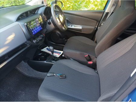 2016 Toyota Yaris 1.3 PETROL 4 CYLINDER AUTOMATIC ONLY 28,643 kms FACTORY IMMOBILISER PROXIMITY KEY MULTI FUNCTION STEERING WHEEL REVERSE CAMERA TOUCH SCREEN RADIO ANDROID AUTO APPLE CAR PLAY 2 YEARS NCT 1 YEAR ROADTAX €13,495