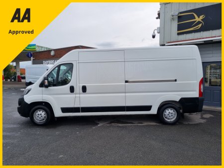 2021 Peugeot Boxer 335 L3 H2 2.2 BLUE HDI 1 140 3DR €13,821