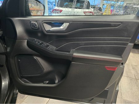 2025 Ford Kuga ST-LINE PHEV PAN ROOF €39,800 thumbnail