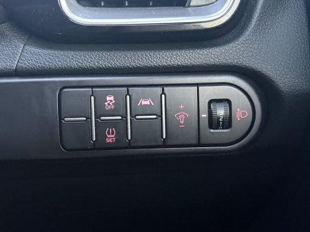 2025 Kia Ceed 1.0 GTL MY25, *sold* €27,900 thumbnail