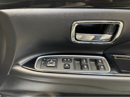 2017 Mitsubishi Outlander (Very Low Kms) HYBRID 2.0 PHEV AUTOMATIC 5DR MODEL  www.bolandscarcentre.ie €18,900 thumbnail