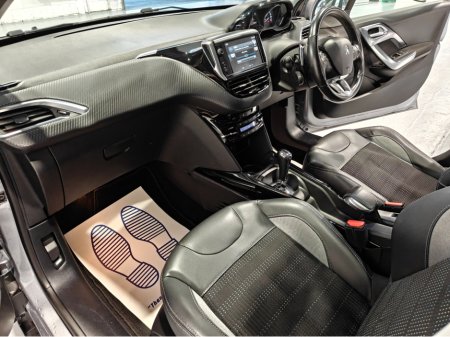 2015 Peugeot 2008 ALLURE 1.2 PURETECH AUTOMATIC €8,250 thumbnail