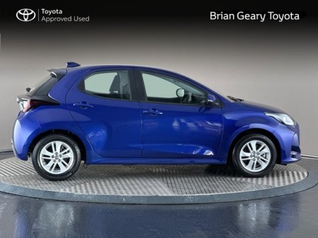 2023 Toyota Yaris HYBRID LUNA €23,950 thumbnail