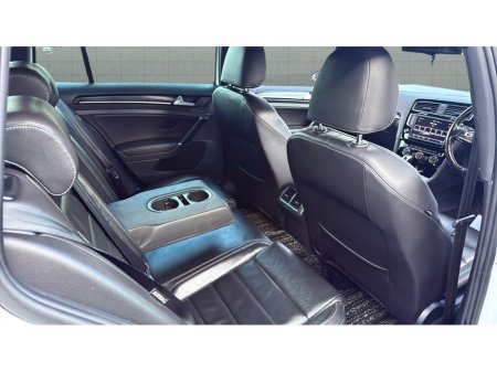 2015 Volkswagen Golf GOLF R 300BHP / AUTO / DSG / 4MOTION / LEATHER / 12MONTH WARRANTY / 90,000 €24,900 thumbnail