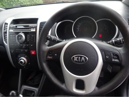 2015 Kia Venga 4DR €8,995 thumbnail