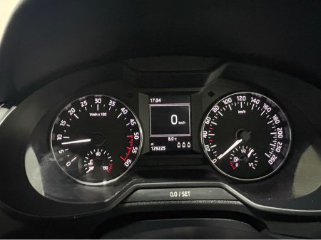 2016 Skoda Octavia 1.6 TDI 11 110HP 4DR COMBI AMBITION €9,950 thumbnail