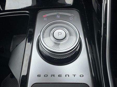 2024 Kia Sorento KIA SORENTO SEM PHEV €55,950 thumbnail