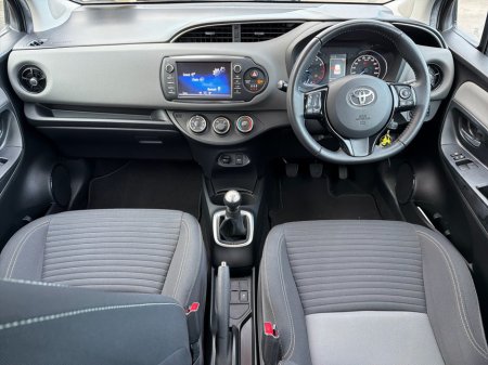 2018 Toyota Yaris 1.0 5DR LUNA // REAR CAMERA // BLUETOOTH // ALLOY WHEELS // FULL WARRANTY €15,945 thumbnail