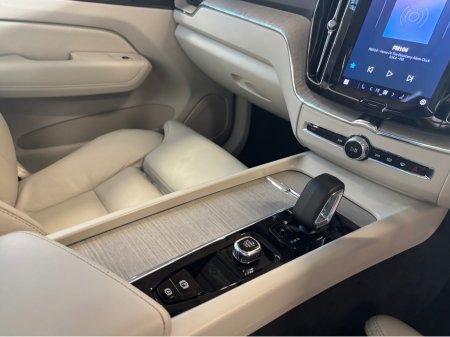 2023 Volvo XC60 T6 PHEV PLUS DARK AWD 5DR AUTO €39,750 thumbnail