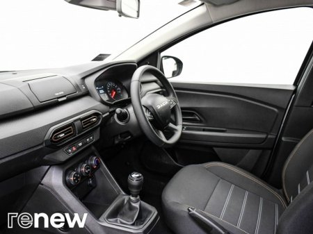 2024 Dacia Sandero Stepway TCe 90 STEPWAY Essential €19,900 thumbnail