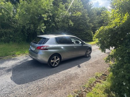 2015 Peugeot 308 1.2 5DR AUTO €11,899