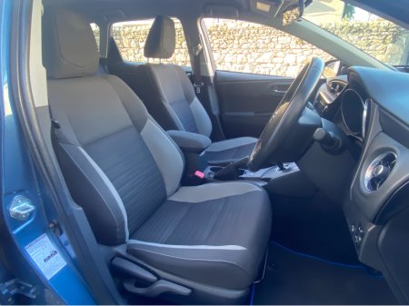 2016 Toyota Auris HYBRID @ Waltons Garage Ranelagh €13,950 thumbnail