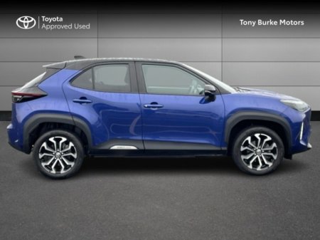 2024 Toyota Yaris Cross - LunaSport - BiTone - 1.5 Hybrid - Automatic - 1 Free Service @ 45,000 kms - EUR 180 Tax // Remote Central Locking // Front Electric Windows // Rear Electric Windows // Electric Mirrors // Heated Mir €29,799 thumbnail