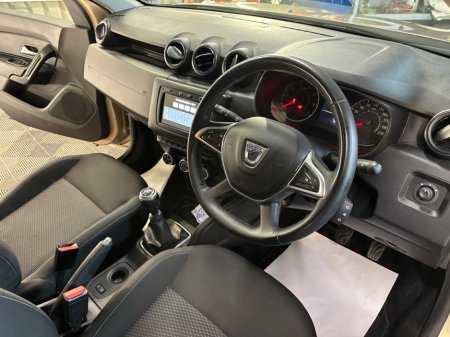 2019 Dacia Duster 1.5 Blue dCi 115 Comfort €11,950 thumbnail