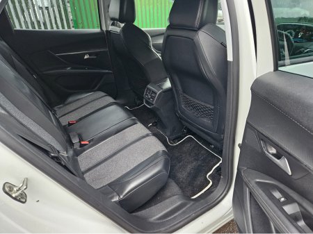 2017 Peugeot 3008 ALLURE 1.2 130 4DR €12,450 thumbnail