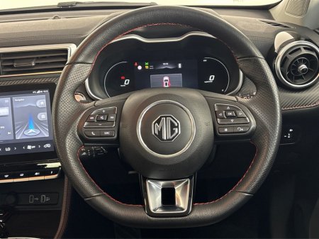 2025 MG ZS LR EXCLUSIVE-72.6KWH**DIGITAL DASH**MULTIFUNCTIONAL STEERING WHEEL**BLACK LEATHER INTERIOR**360 CAMERA**APPLE CARPLAY ANDROID AUTO**KEYLESS START**AIR CONDITIONING**FINANCE AVAILABLE** €31,495 thumbnail