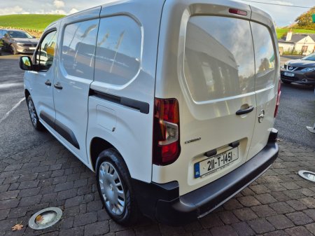 2021 Opel Combo L1H1-1.5 DIESEL €13,950
