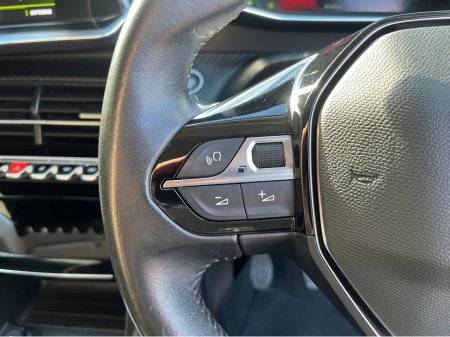2022 Peugeot 2008 ALLURE 1.2 PETROL //WINTER SALE €2000 REDUCTION// €19,950 thumbnail