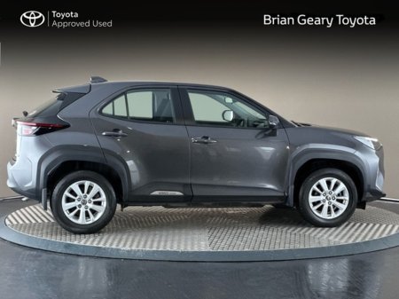 2023 Toyota Yaris Cross HYBRID LUNA €26,950