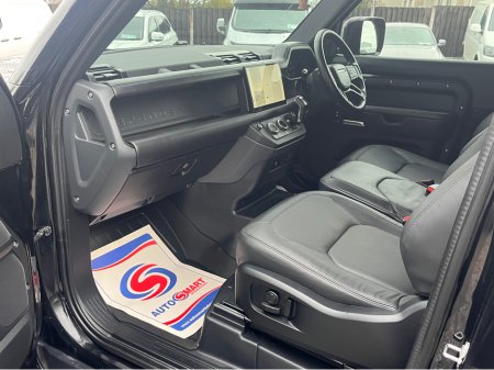 2025 Land Rover Defender HDTP XDYN HSE DM HARD TOP X-DYNAMIC €119,000 thumbnail