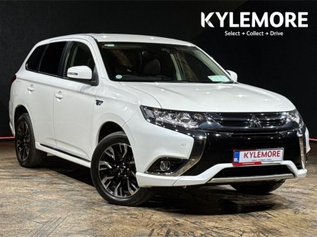 2017 Mitsubishi Outlander BLACK HALF LEATHER - FACTORY ALLOYS €21,950