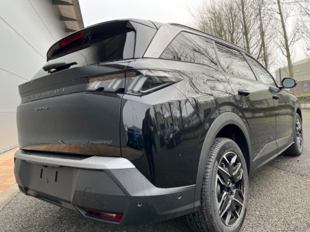 2025 Peugeot 5008 