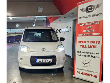 2016 Toyota Porte  €8,950