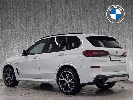 2022 BMW X5 xDrive45e M Sport €67,995