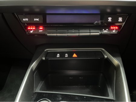 2023 Audi A3 2023 AUDI A3 SPORTBACK 30TFSI 1.0 AUTOMATIC / CRUISE CONTROL / REVERSE CAMERA / HEATED SEATS / PADDLE SHIFTERS thumbnail